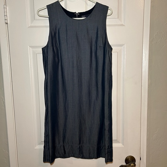 3/$20 GAP mini dress, denim-like fabric, size medium - Picture 5 of 10